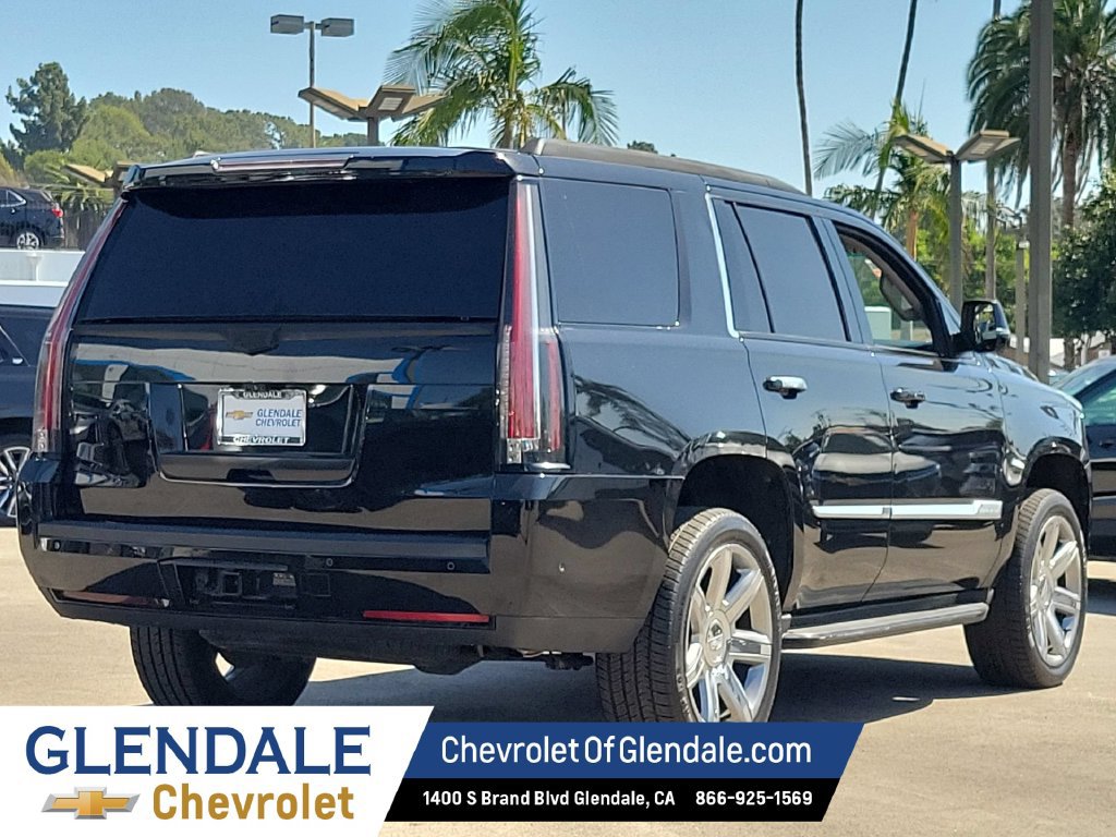 Certified 2017 Cadillac Escalade Luxury AWD/4WD image 3