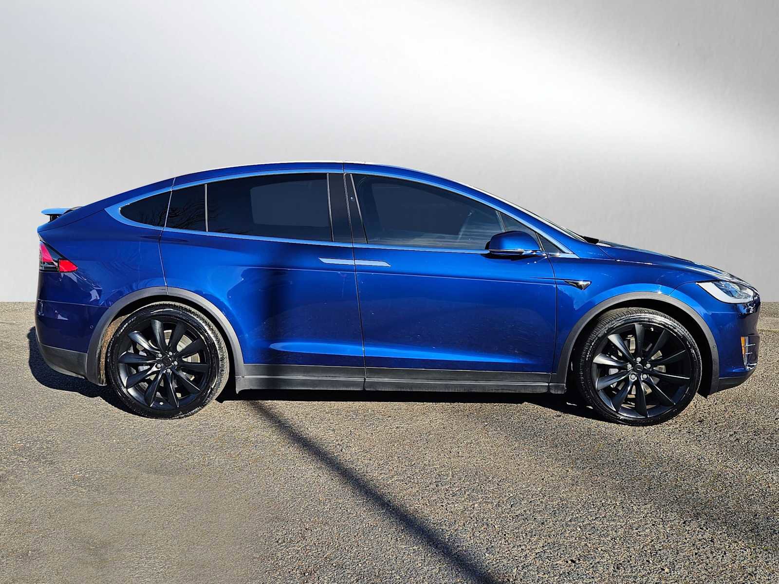 Used 2020 Tesla Model X Long Range image 2