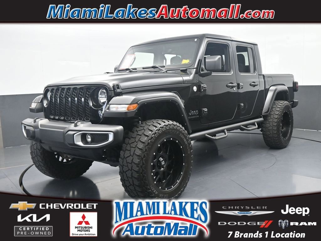 Used 2021 Jeep Gladiator Sport AWD/4WD image 1