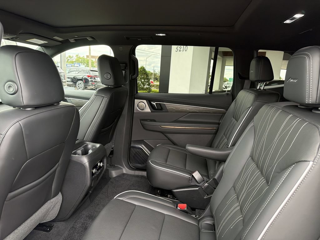New 2026 Buick Enclave Avenir w/ Super Cruise Package FWD image 14