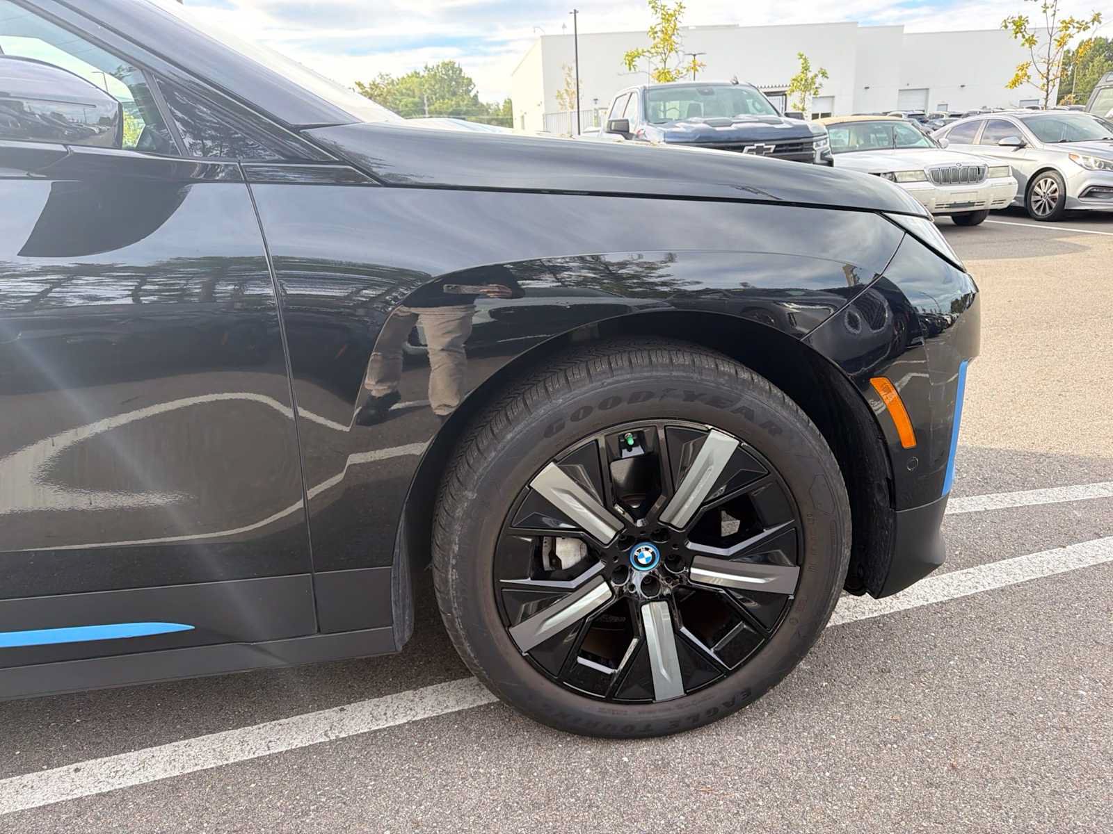Used 2024 BMW iX xDrive50 w/ Convenience Package AWD/4WD image 10