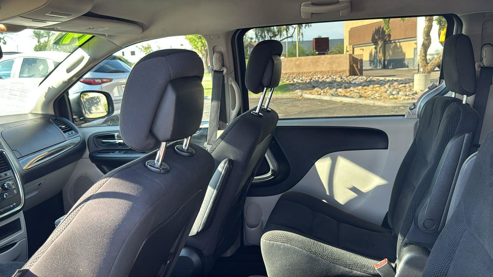 Used 2019 Dodge Grand Caravan SE FWD image 21