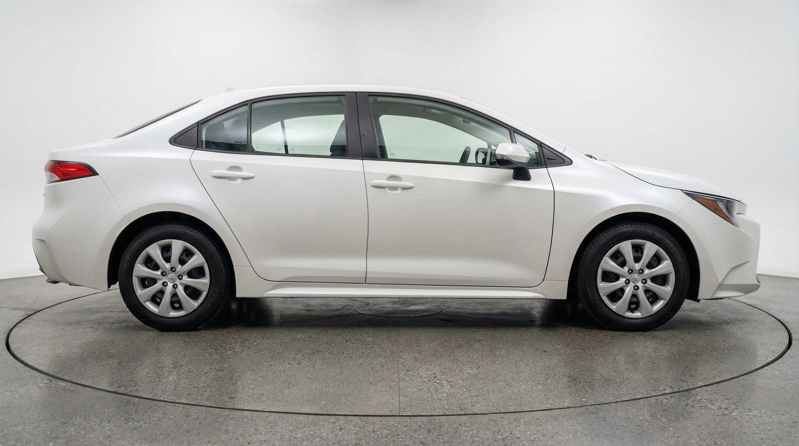 Used 2025 Toyota Corolla LE FWD image 11