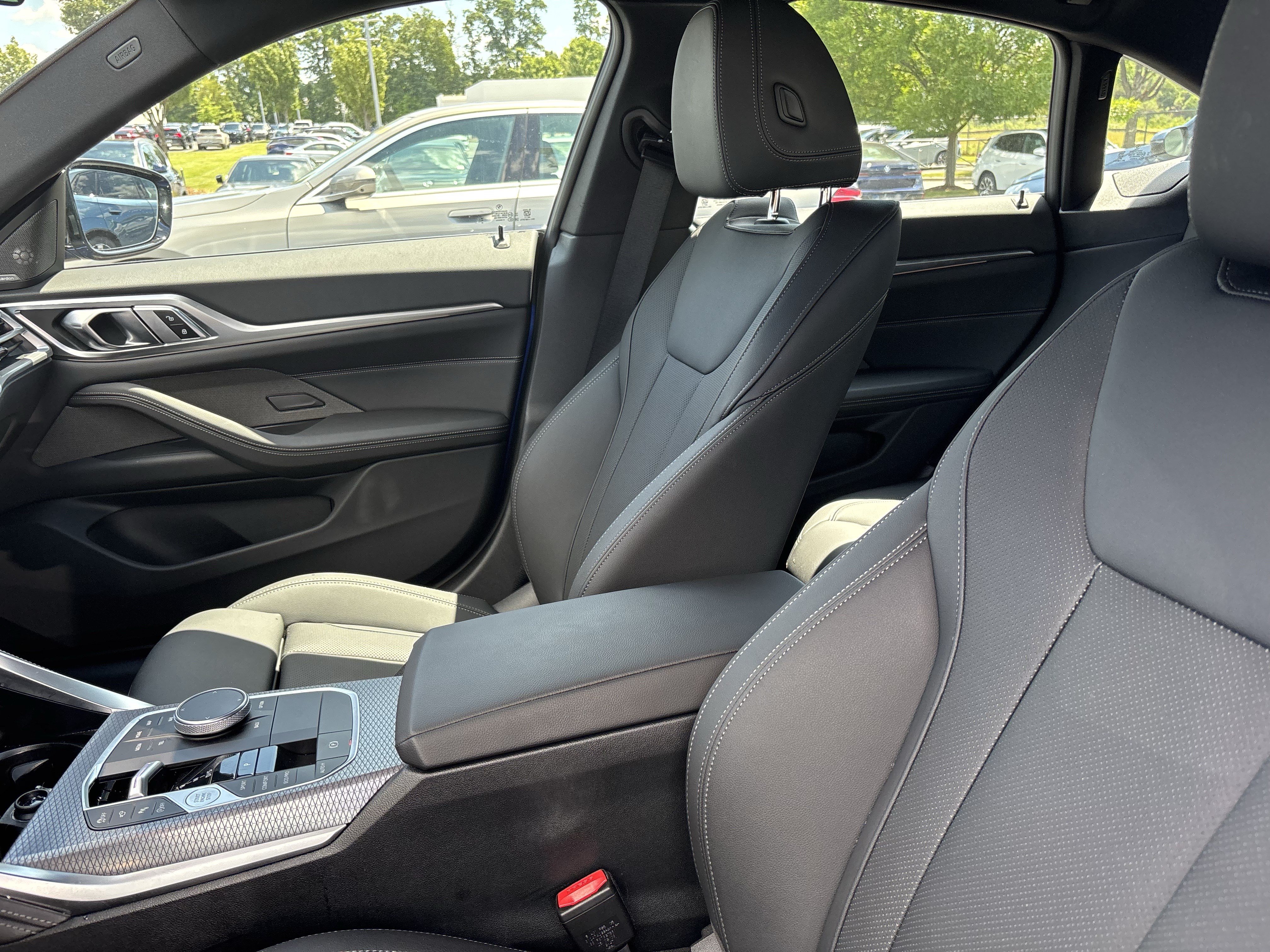 Used 2026 BMW M440i w/ Premium Package RWD image 35