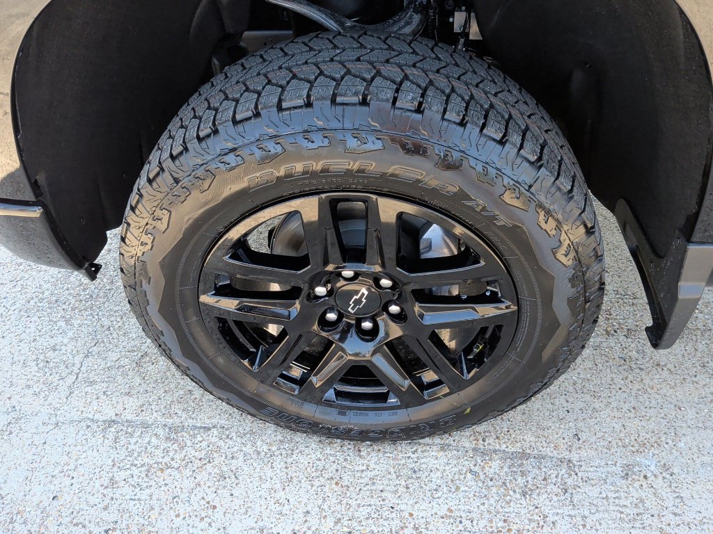 New 2026 Chevrolet Silverado 1500 Custom Trail Boss w/ LPO, Dark Essentials Package AWD/4WD image 35