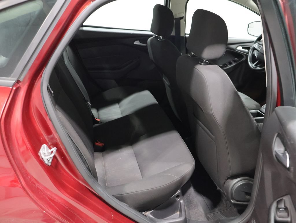 Used 2015 Ford Focus SE w/ SE Cold Weather Package FWD image 12