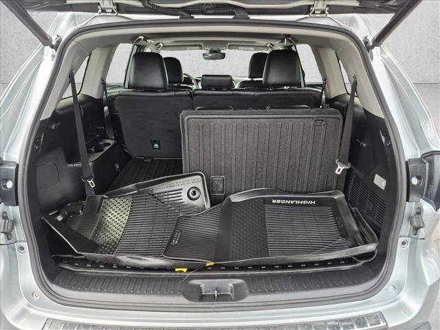 Used 2019 Toyota Highlander XLE FWD image 6