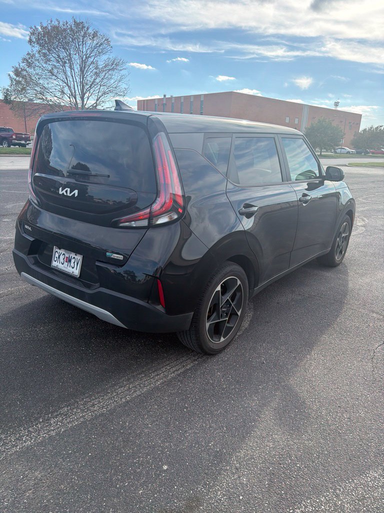 Used 2023 Kia Soul EX FWD image 6