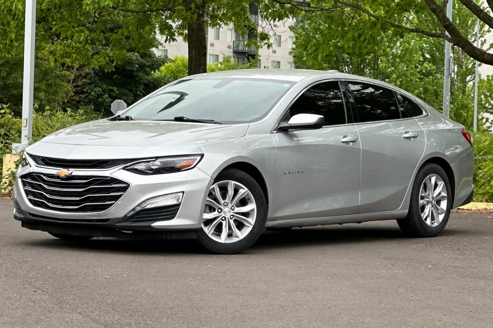 Used 2019 Chevrolet Malibu LT FWD image 1