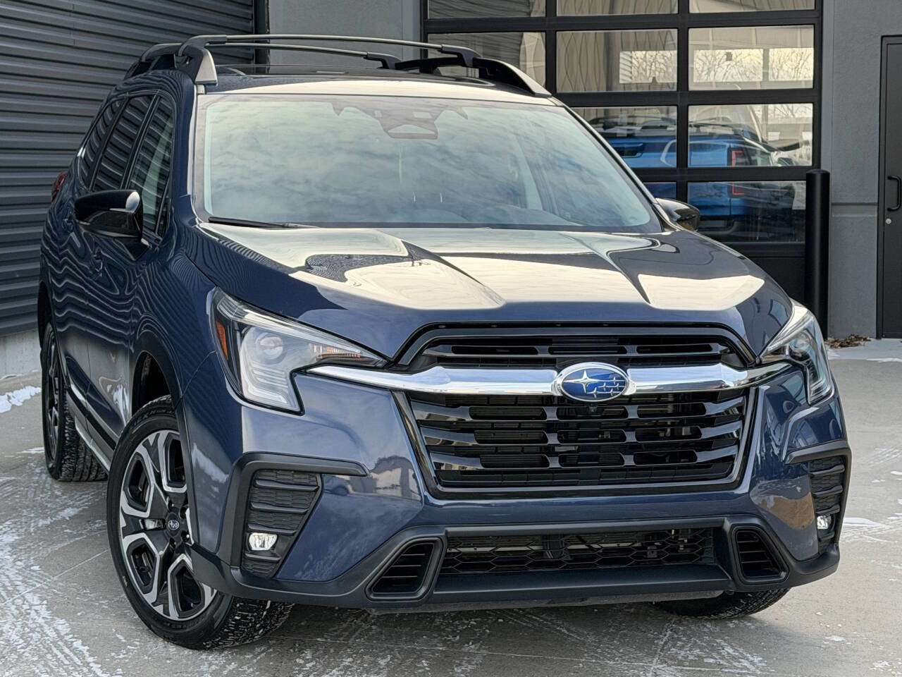 Used 2024 Subaru Ascent Limited w/ Technology Package image 5