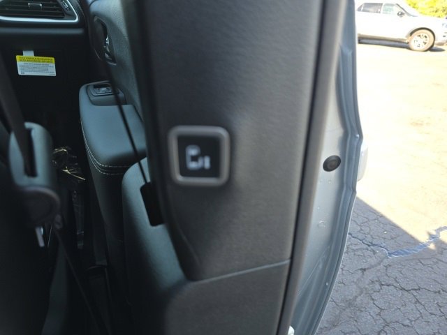 New 2026 Chrysler Pacifica Select image 29