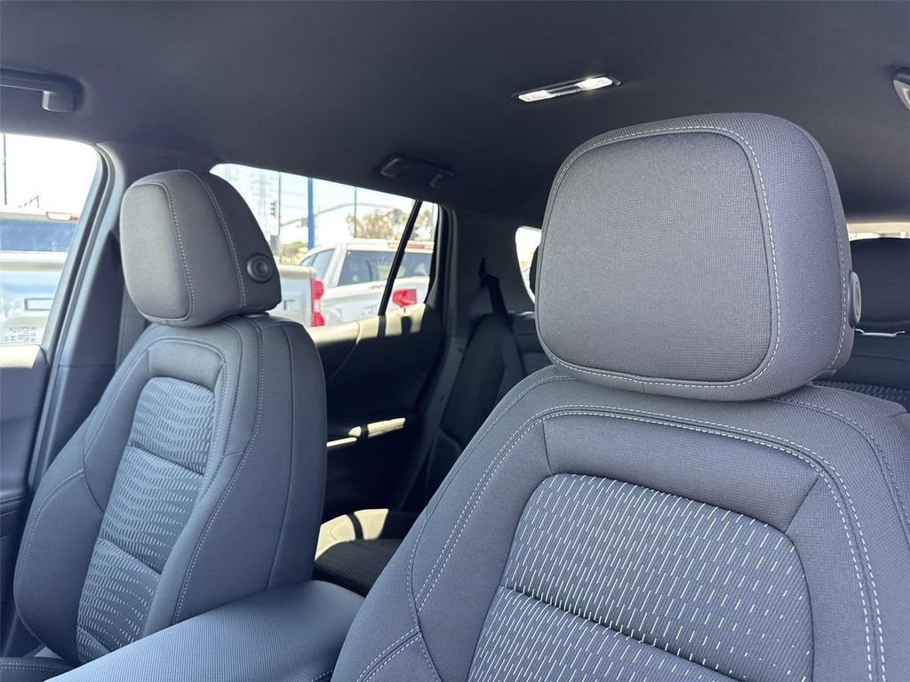 New 2027 Chevrolet Equinox LT w/ LPO, Floor Liner Package FWD image 24