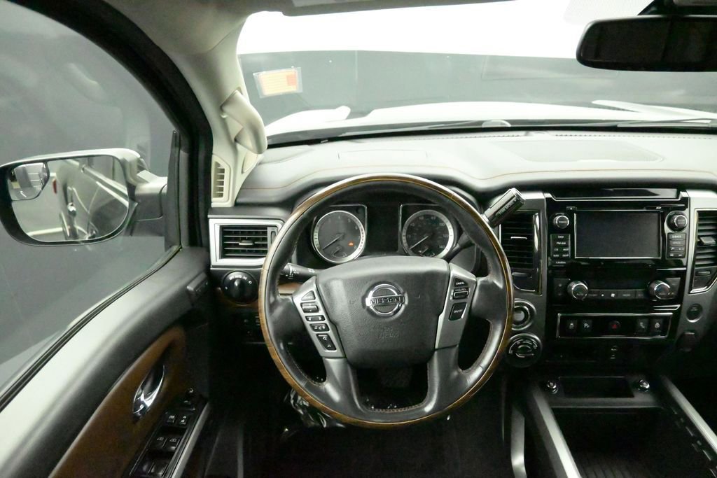 Used 2017 Nissan Titan Platinum Reserve AWD/4WD image 17