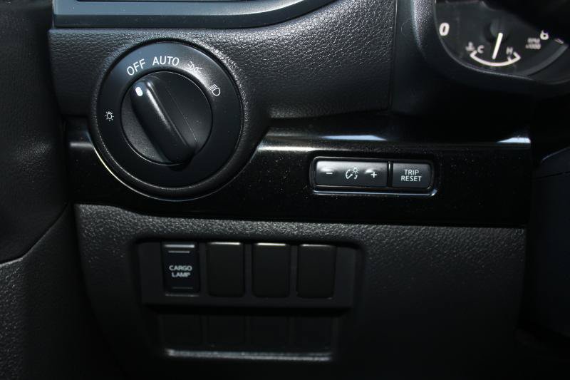 Used 2022 Nissan Titan SV AWD/4WD image 21
