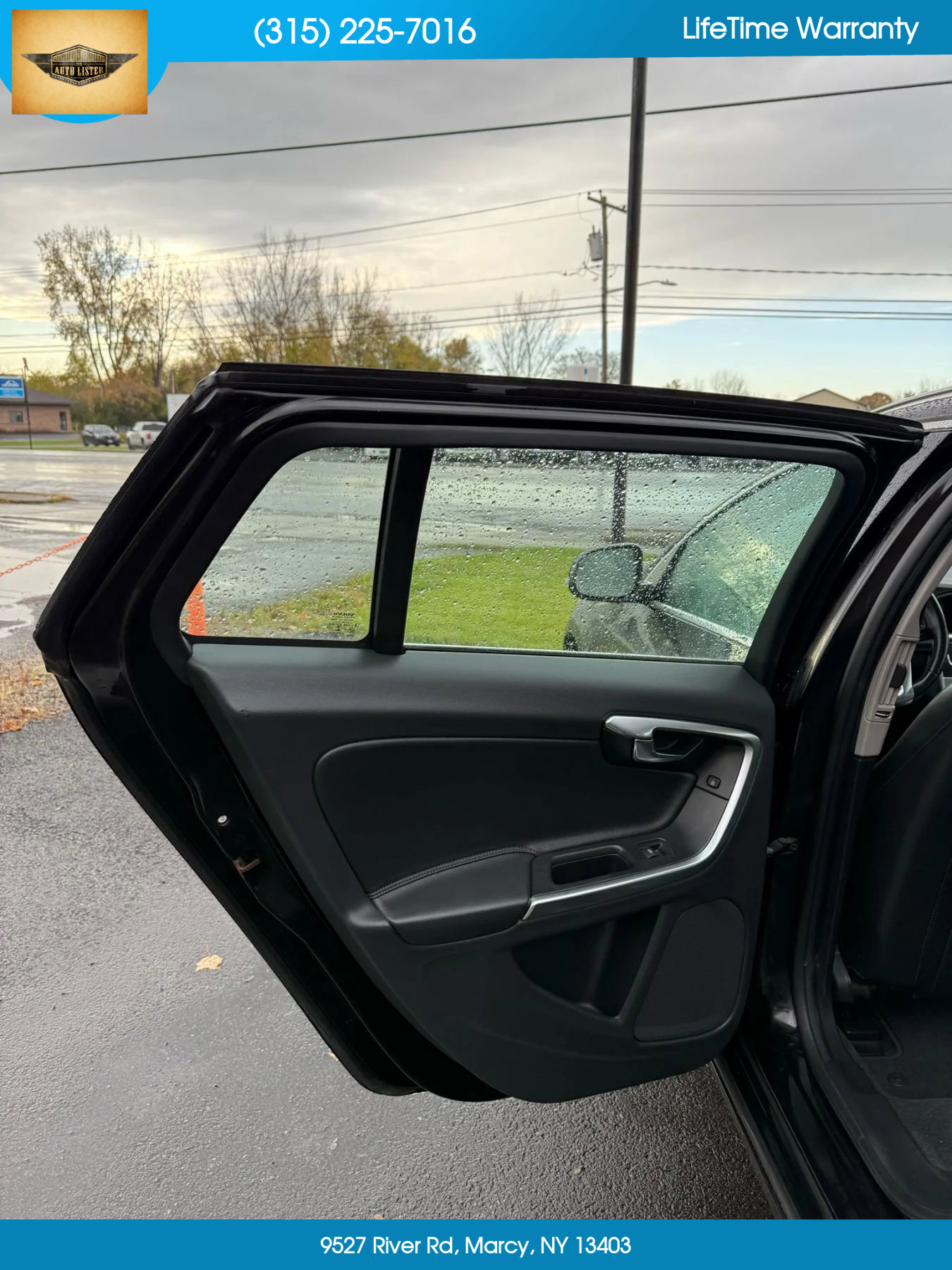 Used 2017 Volvo V60 T5 Premier w/ Convenience Package image 13