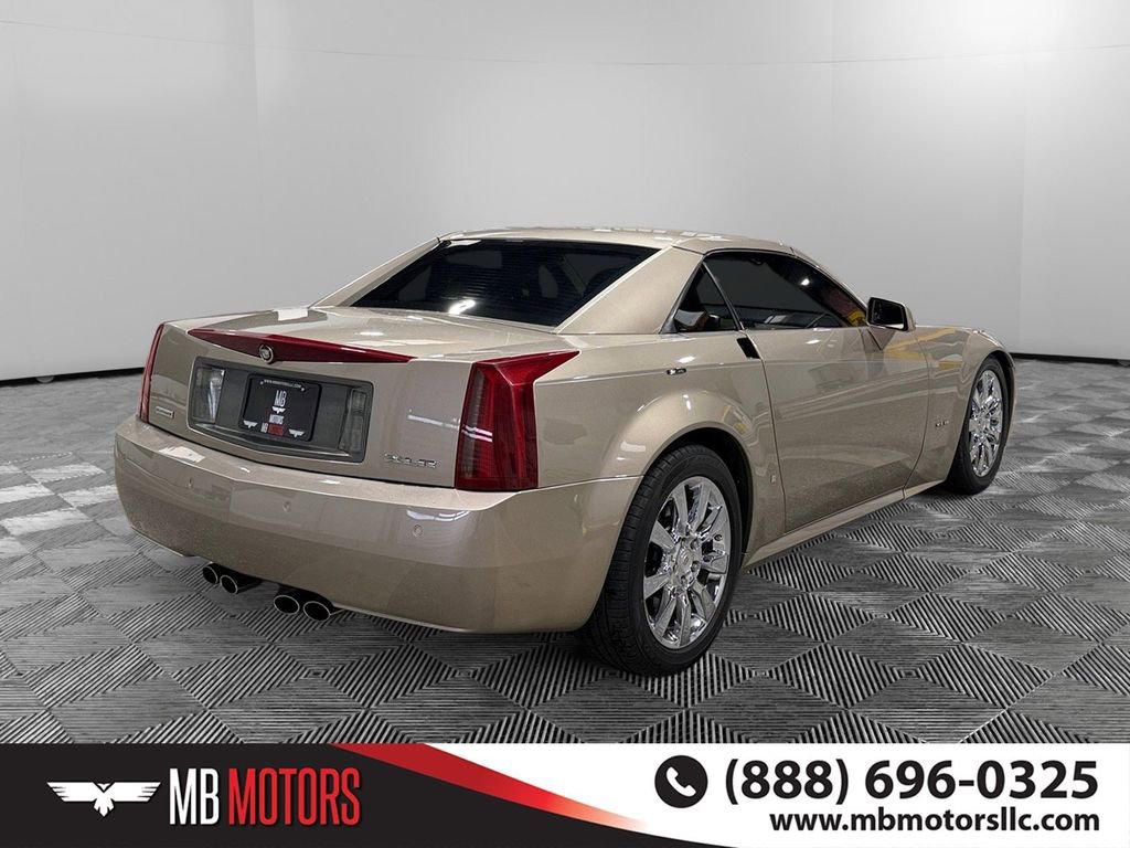 Used 2008 Cadillac XLR image 3