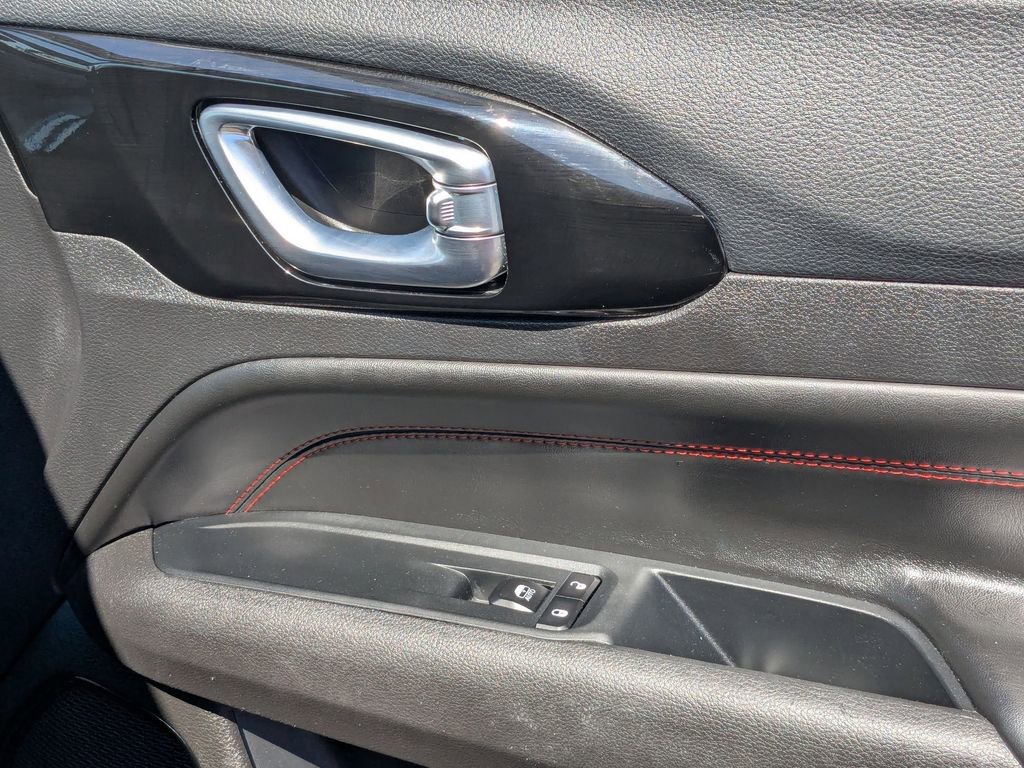 Used 2025 Jeep Compass Trailhawk AWD/4WD image 30