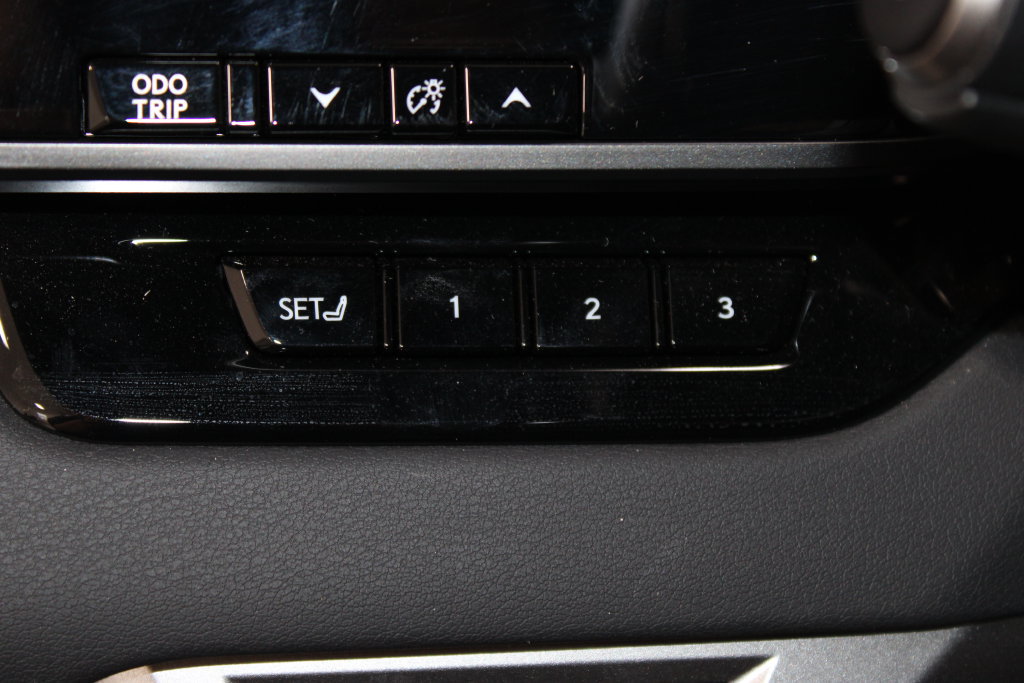 Used 2025 Lexus RX 350 Premium w/ Accessory Package (Z1) FWD image 39