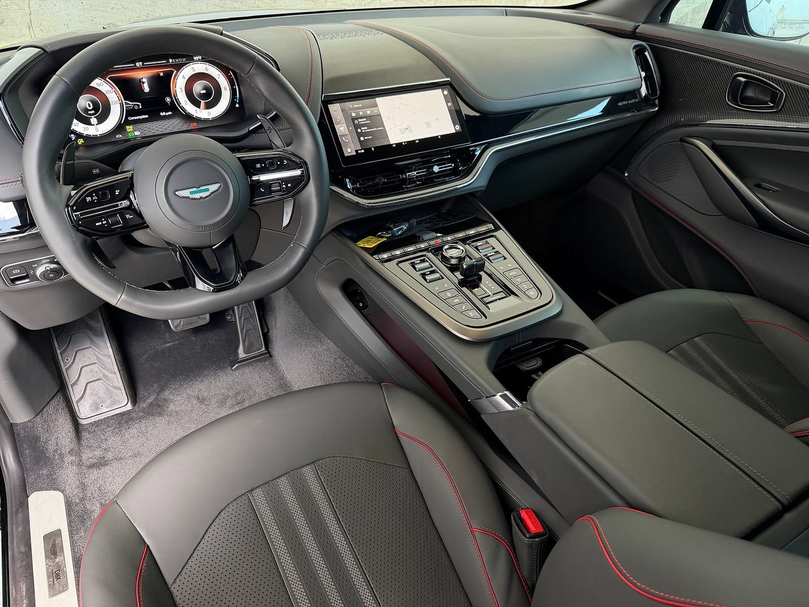 Used 2025 Aston Martin DBX 707 AWD/4WD image 3