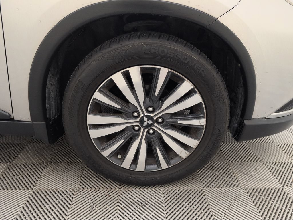 Used 2019 Mitsubishi Outlander SE FWD image 19