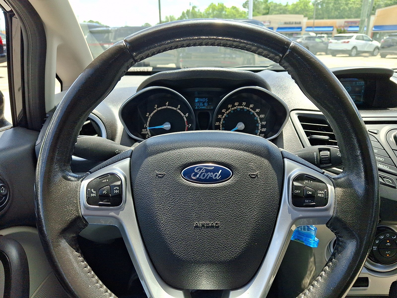 Used 2015 Ford Fiesta SE FWD image 18