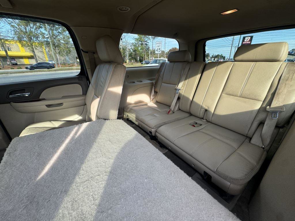 Used 2012 Chevrolet Suburban LT w/ Luxury Package AWD/4WD image 9
