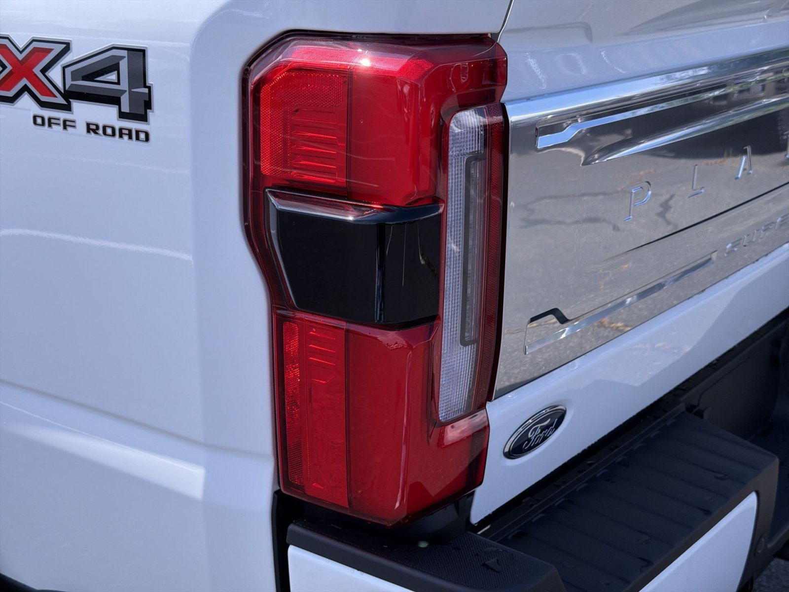 New 2026 Ford F350 Platinum w/ Platinum Plus Package AWD/4WD image 18