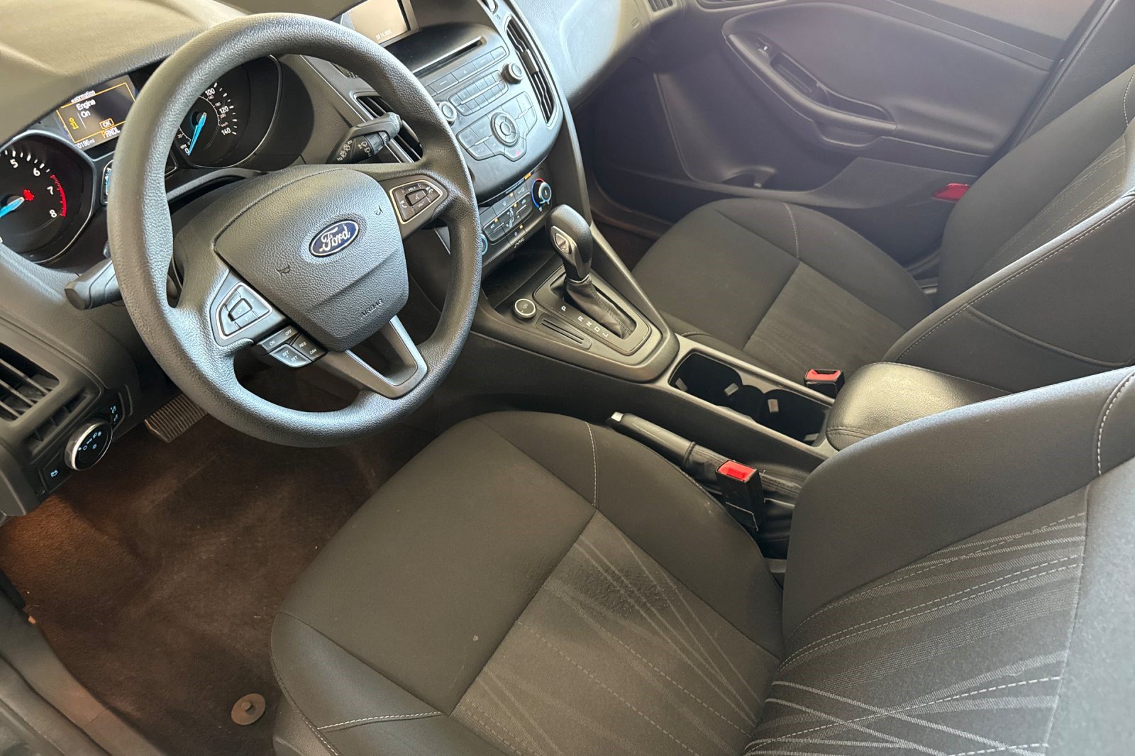 Used 2017 Ford Focus SE FWD image 4