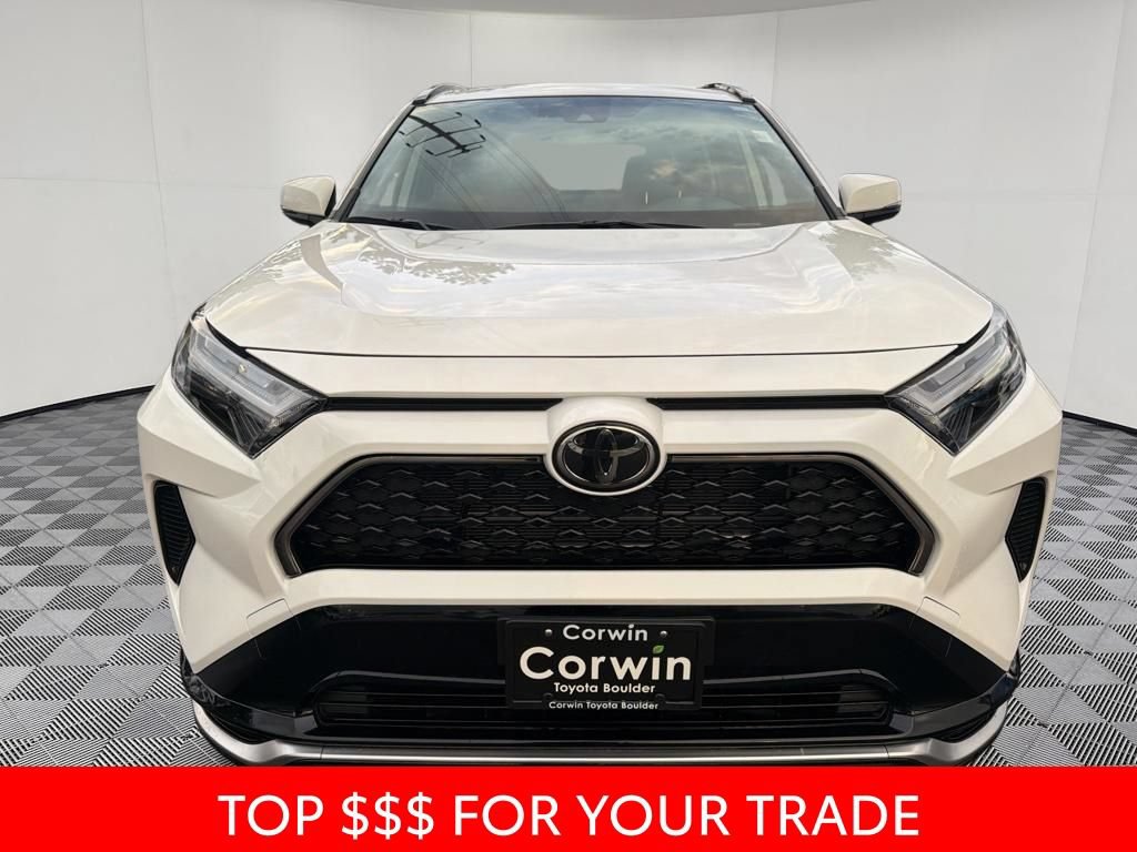 Used 2025 Toyota RAV4 SE AWD/4WD image 2