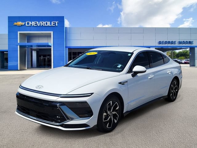 Used 2025 Hyundai Sonata SEL AWD/4WD image 2