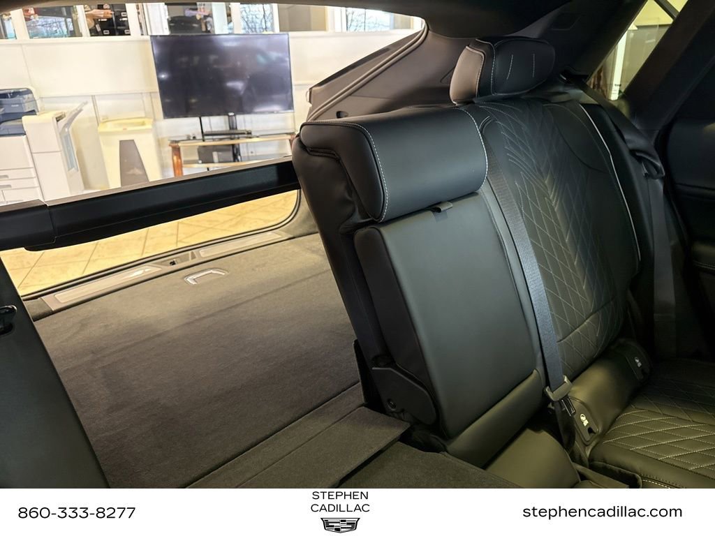New 2026 Cadillac Lyriq V image 28