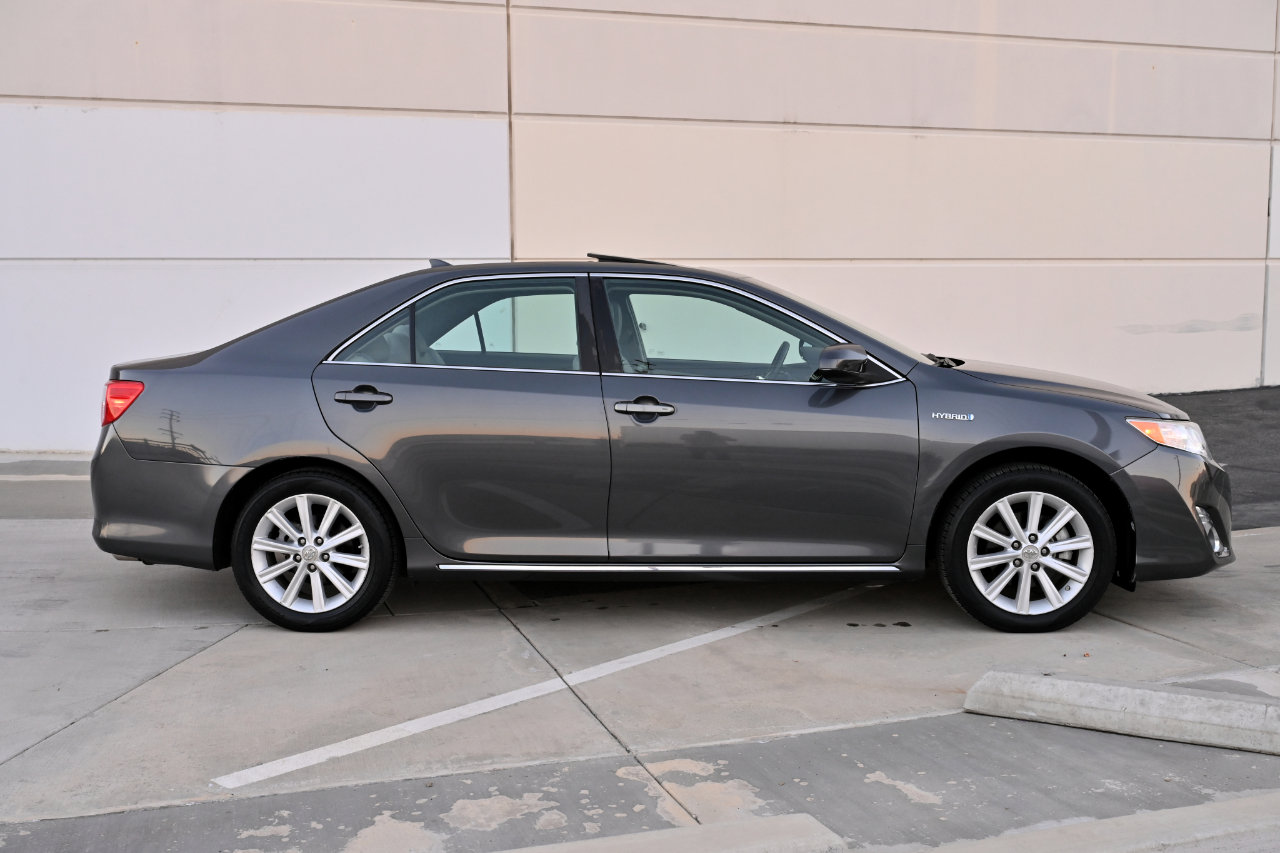 Used 2012 Toyota Camry XLE w/ Leather Pkg image 7