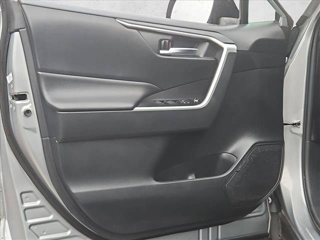 Used 2019 Toyota RAV4 XLE w/ Carpet Mat Package FWD image 10