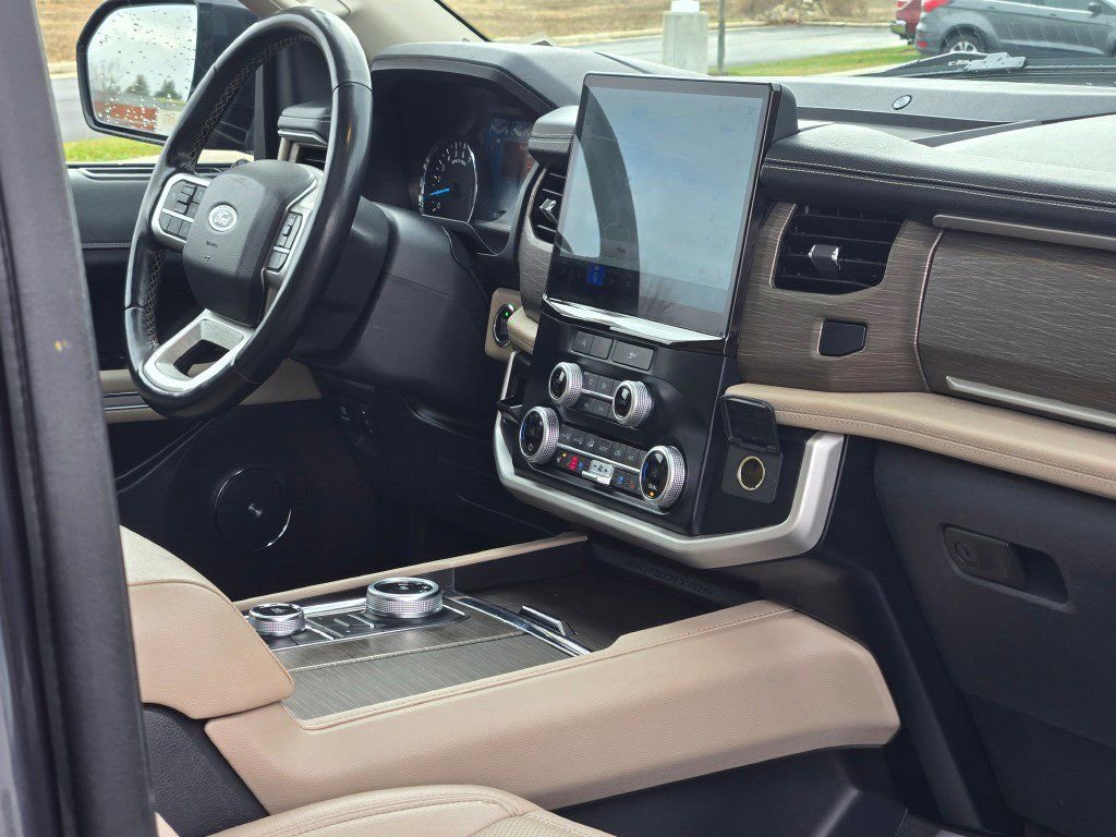 Used 2024 Ford Expedition Max Limited image 8