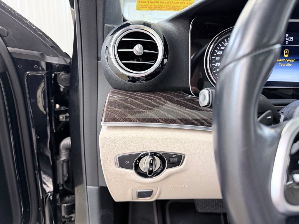Used 2019 Mercedes-Benz E 300 image 43