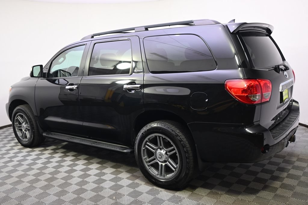 Used 2017 Toyota Sequoia Platinum AWD/4WD image 3