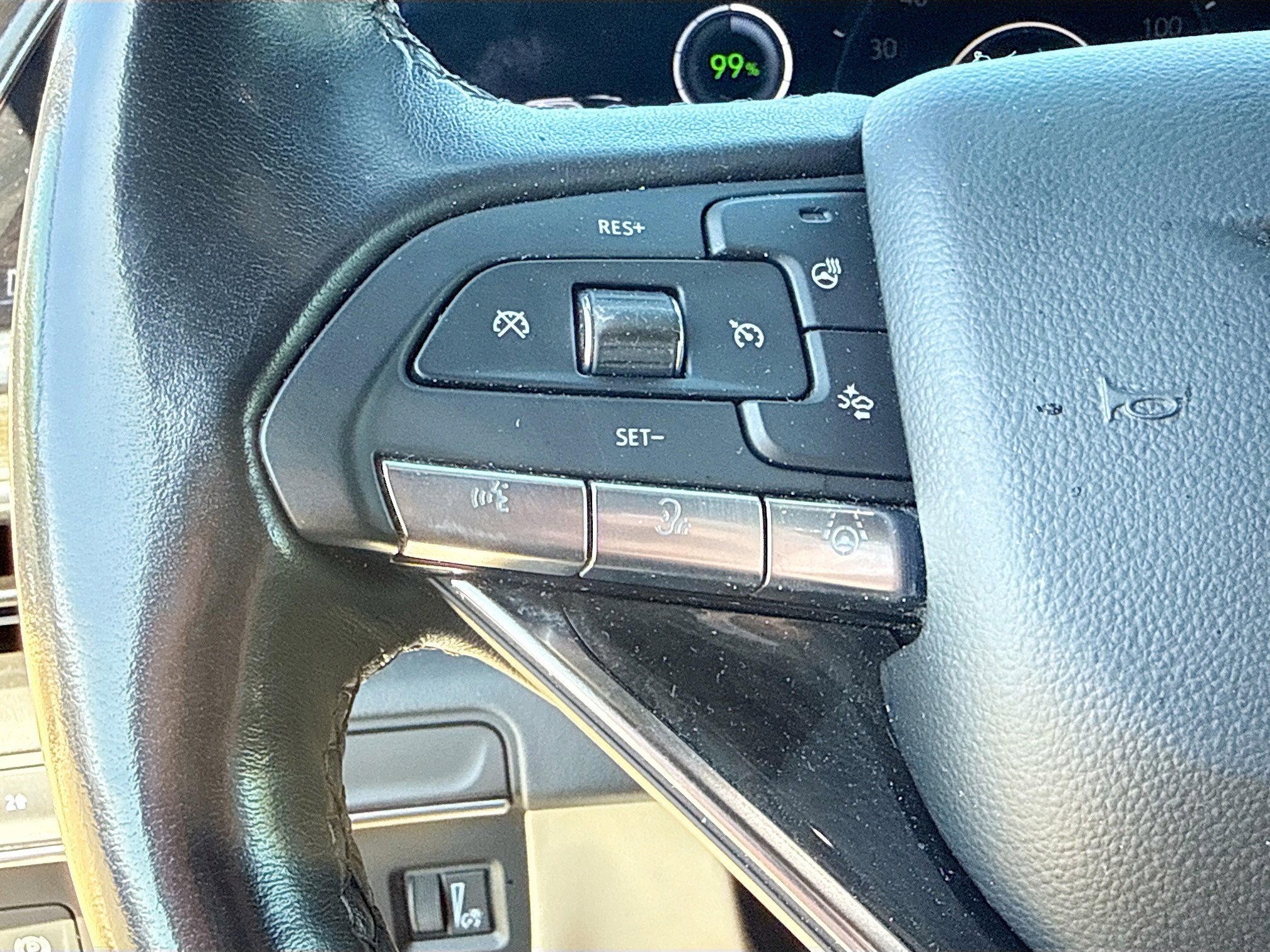 Used 2024 Cadillac Escalade Premium Luxury image 40