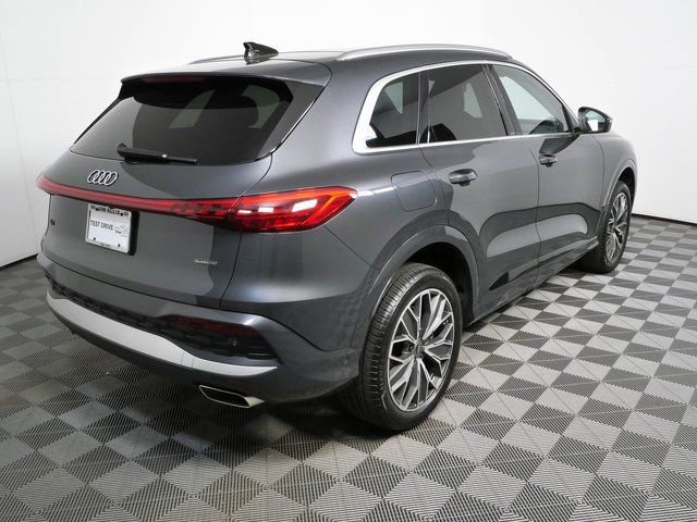 Used 2025 Audi Q5 Premium Plus w/ Premium Plus AWD/4WD image 3
