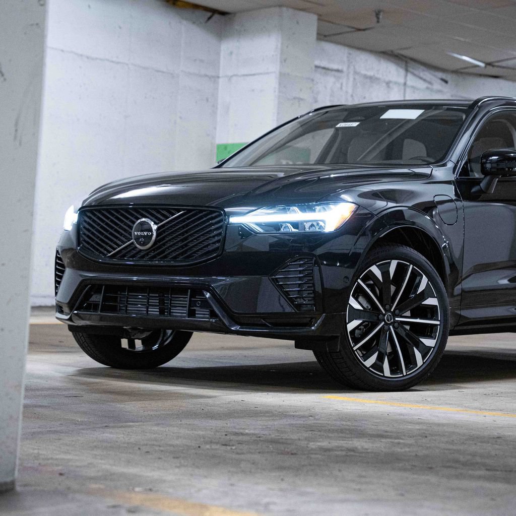 New 2026 Volvo XC60 T8 Ultra w/ Protection Package Premier AWD/4WD image 2
