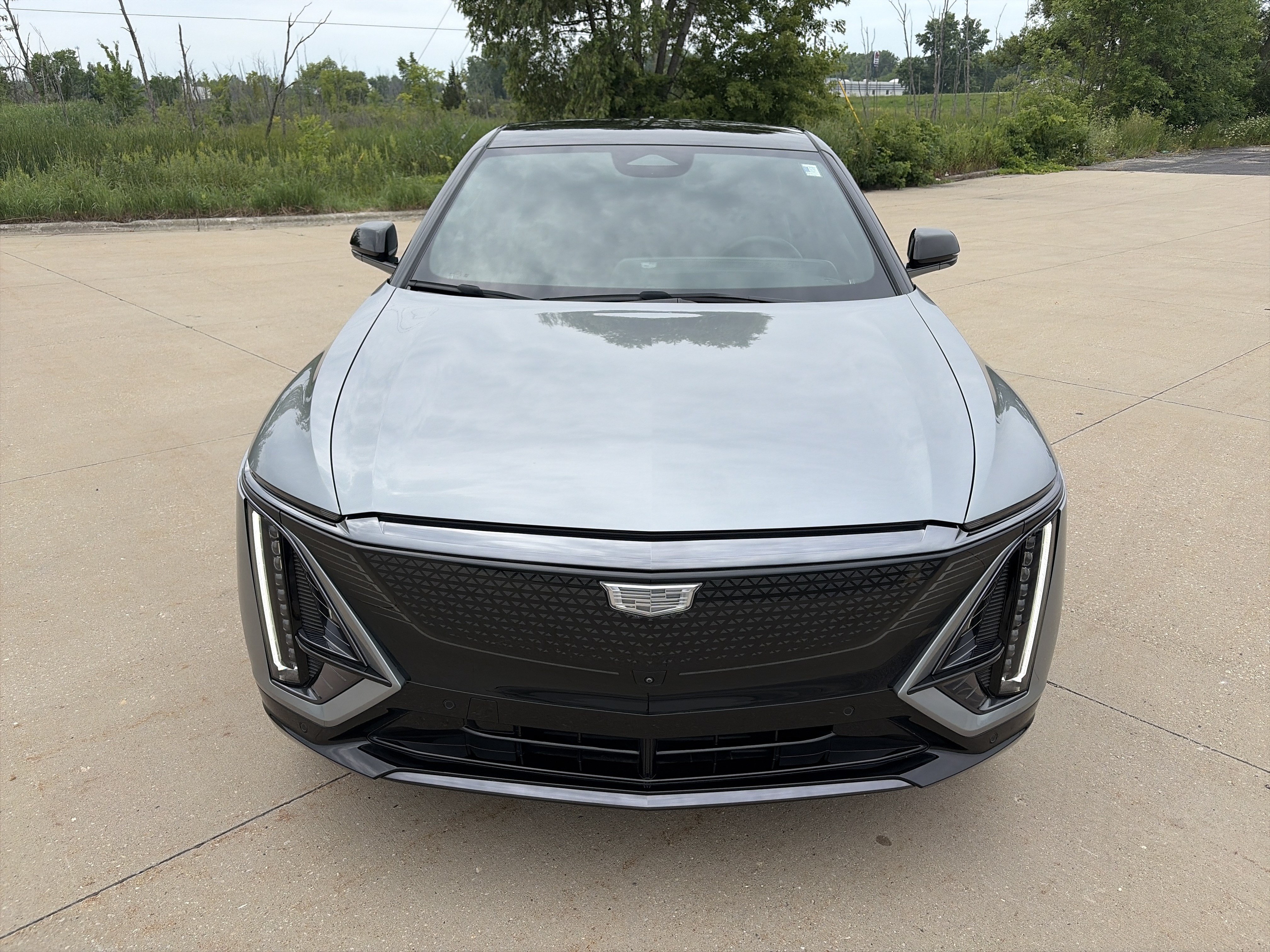 Used 2025 Cadillac Lyriq Sport w/ LPO, Floor Liner Package AWD/4WD image 2
