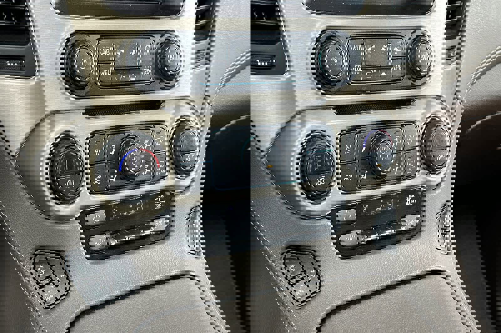 Used 2020 GMC Yukon Denali w/ Open Road Package image 23