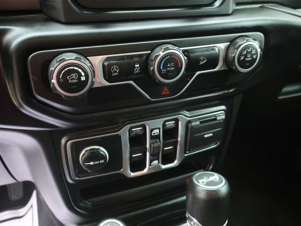Used 2019 Jeep Wrangler Unlimited Sport S image 32
