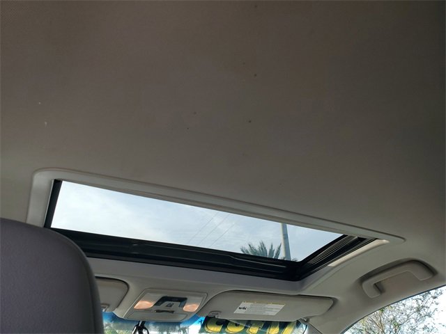 Used 2016 Toyota Sienna XLE Premium image 13