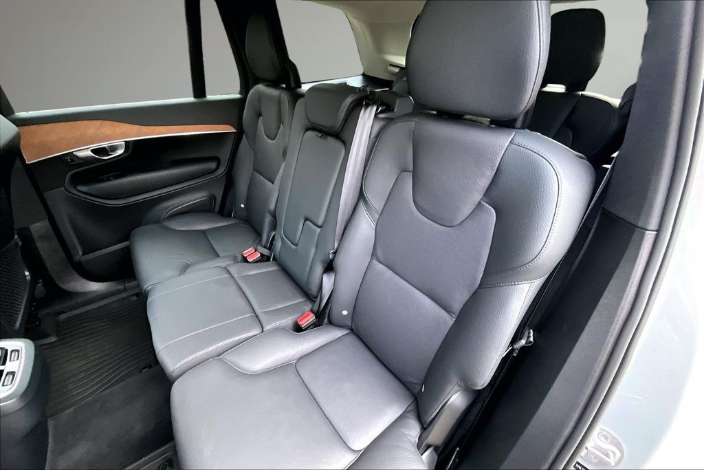 Used 2024 Volvo XC90 B5 Plus AWD/4WD image 23