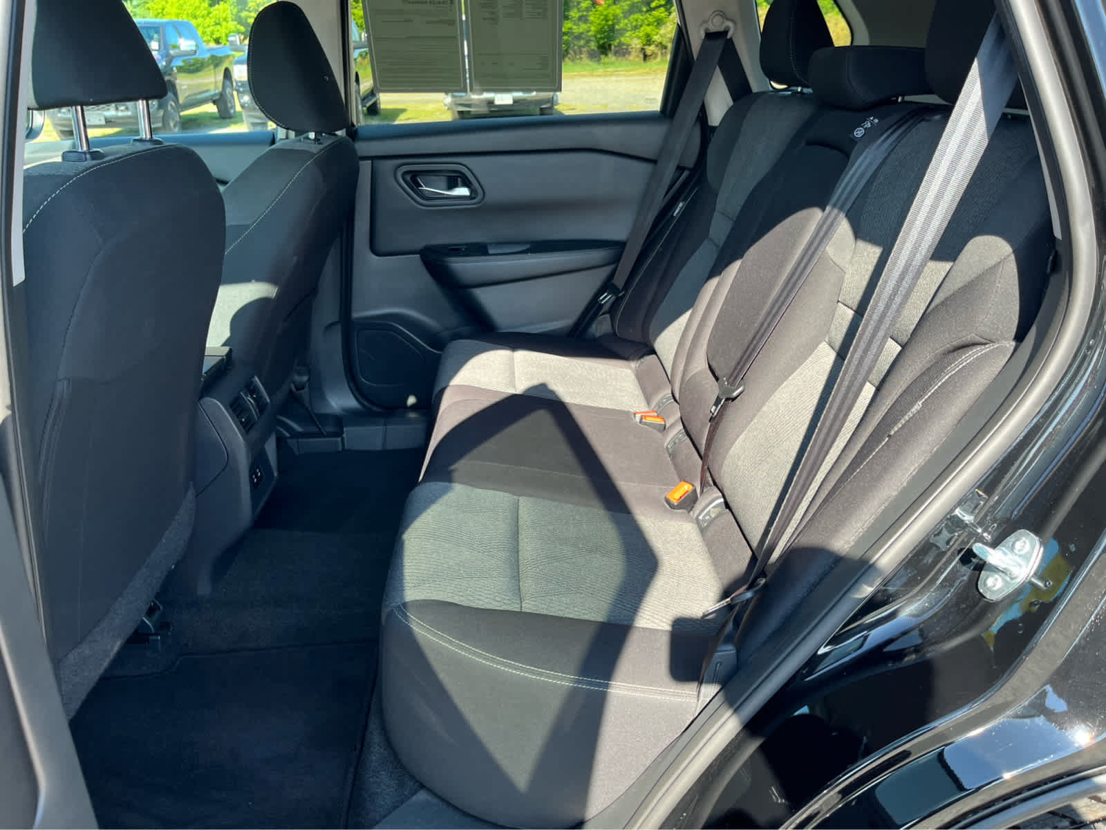 Used 2024 Nissan Rogue SV FWD image 22