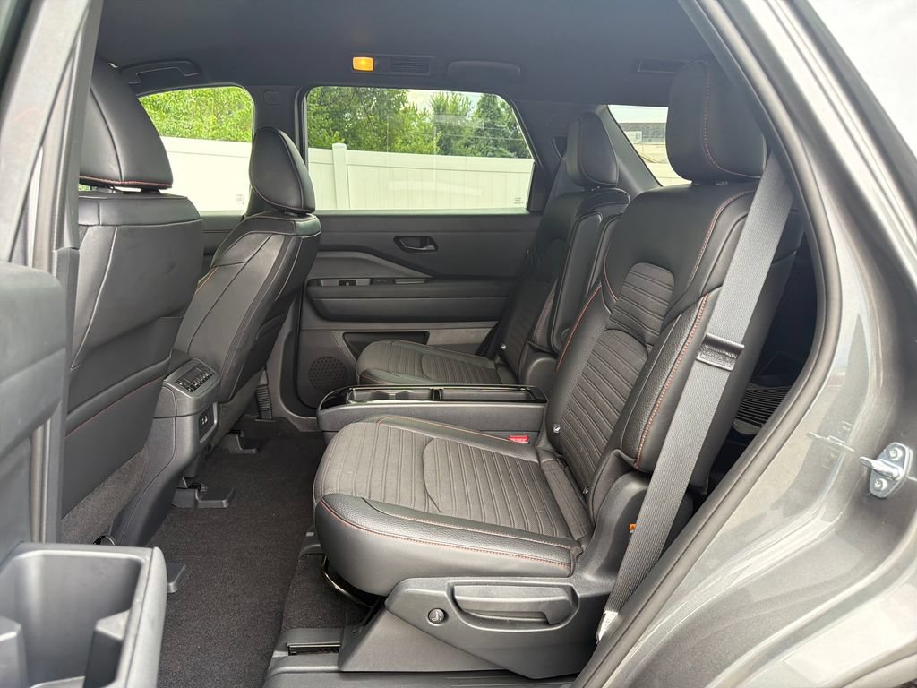 Used 2025 Nissan Pathfinder Rock Creek AWD/4WD image 43