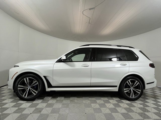 Certified 2025 BMW X7 xDrive40i w/ Executive Package image 4