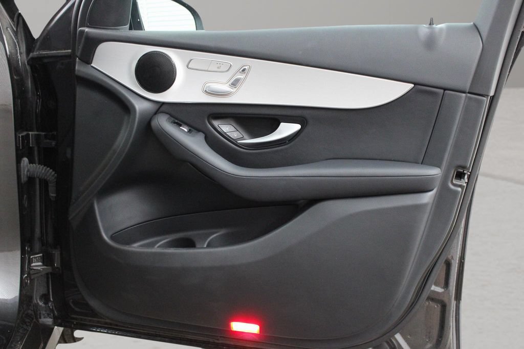 Used 2022 Mercedes-Benz GLC 300 image 23