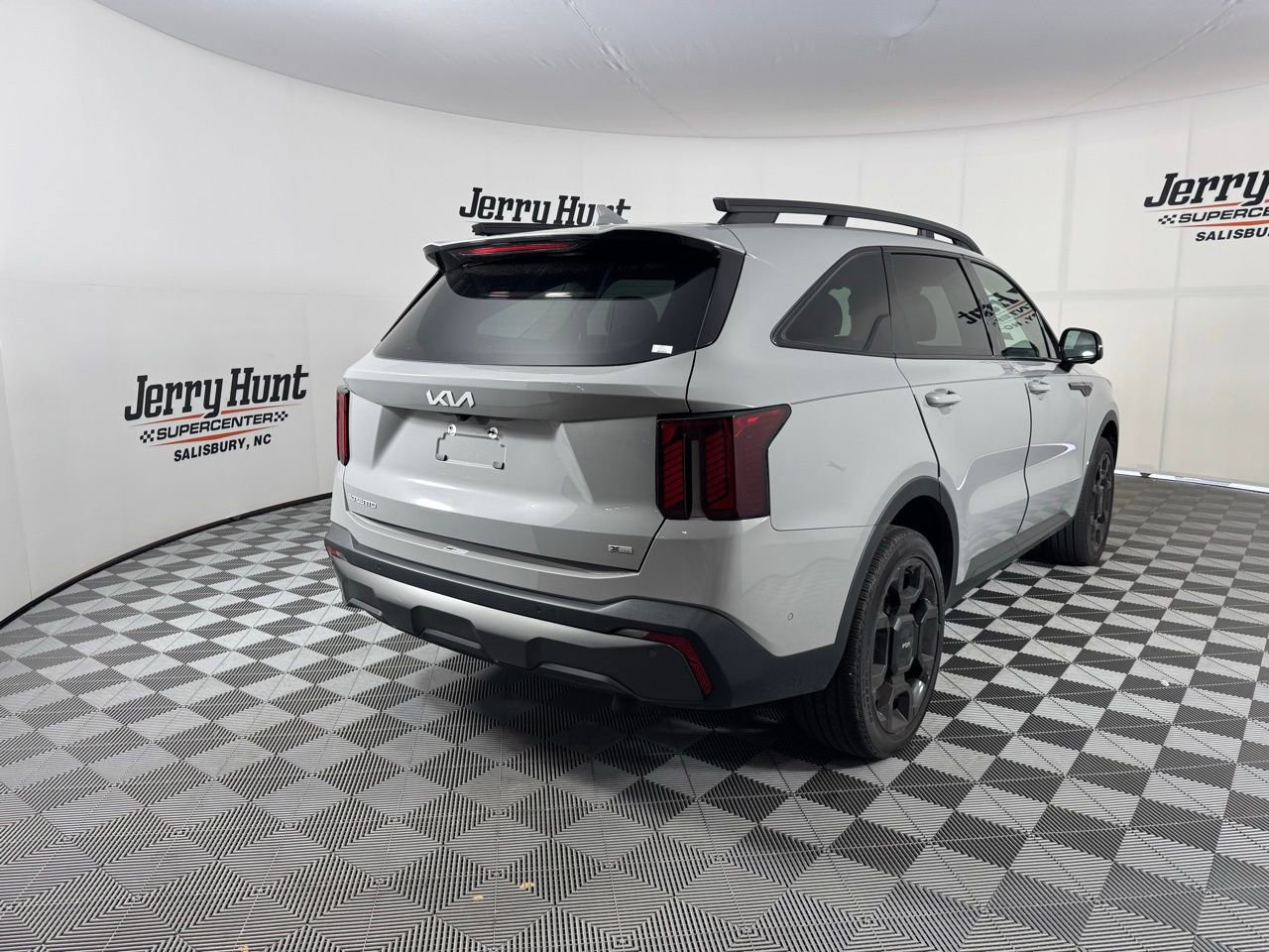 Used 2024 Kia Sorento SX image 9