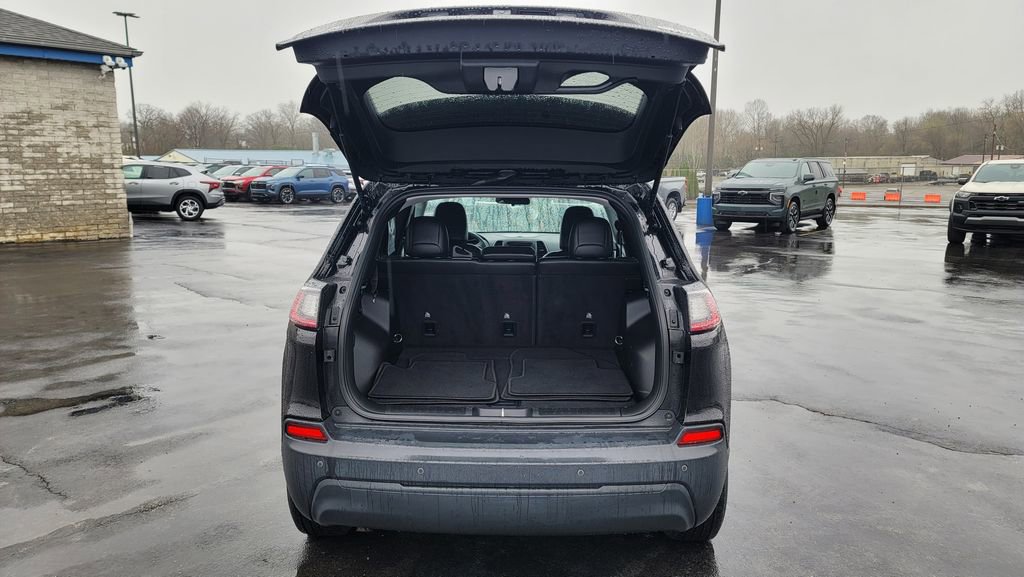 Used 2019 Jeep Cherokee Latitude Plus image 11